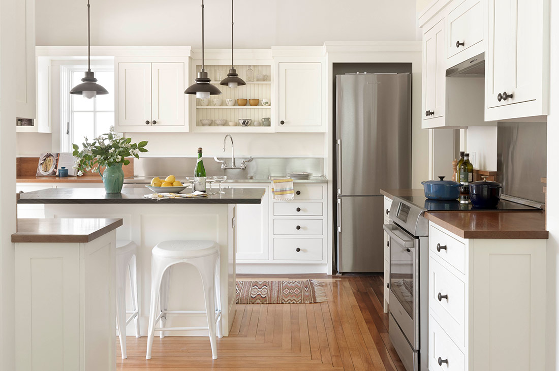 picture of white kitchen and hardwood floors