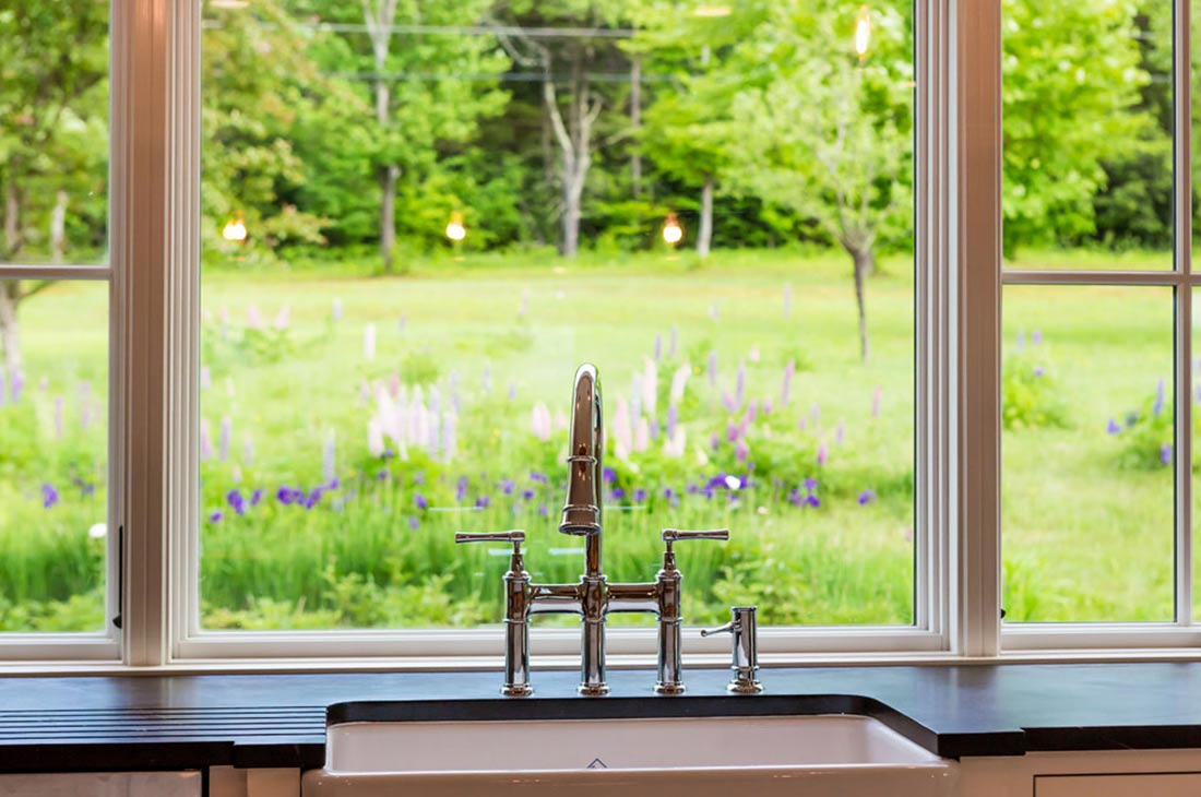 sink feature with large window