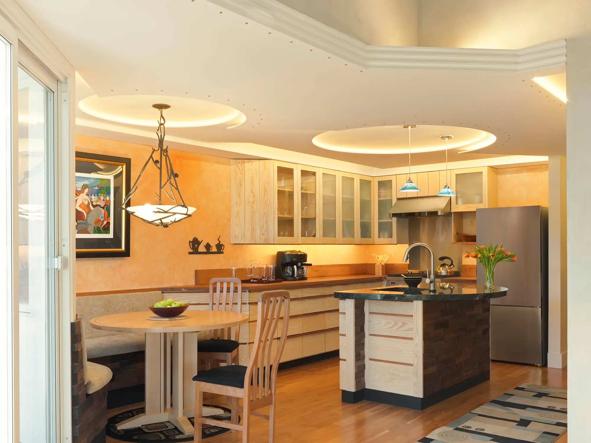 picture of the kitchen and eat in dining area